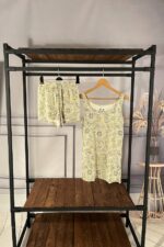 تاپ و شلوارک کرم