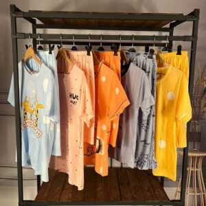 تیشرت و شلوارک زرد