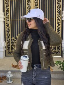 ژاکت موهر زنانه به رنگ سبز با طراحی شیک و جذاب مناسب سایز 36 تا 40.  