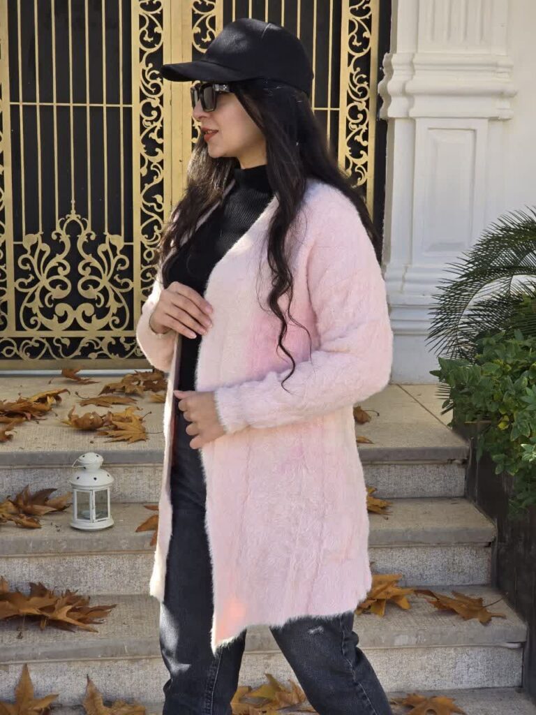 افت موهر، نگهداری بافت موهر، لباس موهر، پلیور موهر، استایل زمستانی، لباس‌های گرم زمستانی، ست کردن بافت موهر، استایل شیک زمستانی، لباس بافتنی زنانه، نگهداری لباس‌های پشمی، نحوه شستشوی بافت موهر، استایل کژوال با موهر، لباس‌های لوکس زمستانی، پوشاک زمستانی لیمامد، خرید لباس موهر