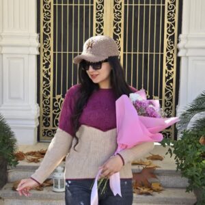 پلیور دولایه بافت ترک با طراحی دو رنگ کرم و زرشکی، مناسب برای استایل‌های پاییزی و زمستانی. مناسب سایز ۳۶ تا ۴۲. خرید با شرایط اقساطی از اسنپ پی.