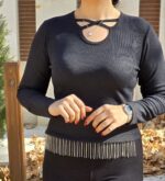 بلوز زنانه فانریپ کششی با تزئینات مرواریدی، مناسب سایزهای ۳۶ تا ۴۰. پارچه نرم و کبریتی با طراحی خاص.