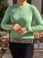 بلوز زنانه فانریپ کششی با تزئینات مرواریدی، مناسب سایزهای ۳۶ تا ۴۰. پارچه نرم و کششی با طراحی خاص.