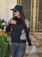 تصویری از ژاکت دکمه دار بوهو استایل با طراحی شیک و دکمههای بزرگ. این ژاکت مناسب برای استایلهای روزمره و راحتی است.