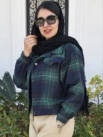 - تصویر کت پشمی چهارخونه کوتاه با رنگ سرمهای، طراحی شیک و گرم.