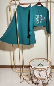 کت و دامن گلدوزی کله غازی با پارچه سوپر مازراتی، مناسب سایزهای 46 و 48، خرید 4 قسطه از لیمامد