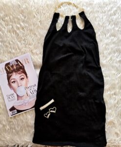 سارافون فانریپ سه اشک یقه زنجیر با جنس فانریپ کشسان، سایز فری و طراحی خاص یقه زنجیر طلایی