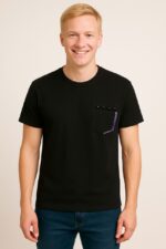 تیشرت مردانه، تیشرت مشکی مردانه، تیشرت اسپرت مردانه، تیشرت جیبدار، تیشرت جدید مردانه، تیشرت ساده مردانه، تیشرت با طراحی خاص، تیشرت تابستانی مردانه، لباس راحتی مردانه، تیشرت سایز M، تیشرت با جزئیات بنفش، خرید تیشرت قسطی، تیشرت مردانه لیمامد، خرید تیشرت مردانه با اسنپپی