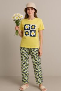 ست تیشرت و شلوار زنانه نخی, ست لباس راحتی زنانه, ست خانگی طرح گل, لباس راحتی نخ و پنبه, شلوار ویولت زنانه, ست لباس زنانه فری سایز, لباس راحتی طرحدار زنانه, ست لباس راحتی چهارخانه گلدار, ست تیشرت و شلوار گلدار, لباس راحتی زنانه تابستانی, لباس راحتی با پرداخت اقساطی, خرید ست لباس راحتی زنانه, ست لباس خانگی دخترانه, لباس راحتی شاد زنانه, ست لباس راحتی نخ پنبه