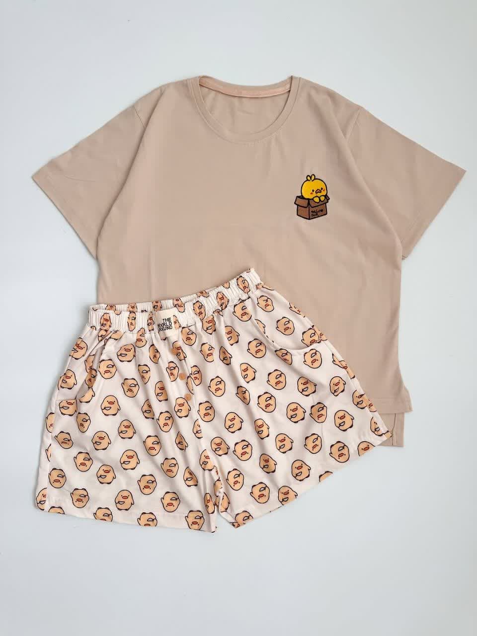 لباس راحت، لباس خوشفرم، استایل روزمره، استایل مینیمال، استایل کپسولی، شومیز نخی، شلوار پارچهای، ست راحت زنانه، فرمدهی اندام، انتخاب سایز درست، پارچه تنفسپذیر، استایل شیک و راحت، استایل محل کار، استایل دانشجویی، استایل تابستانی، استایل چهار فصل، کفش اسپرت سفید، اکسسوری مینیمال، راهنمای خرید لباس، ترفندهای استایل، هماهنگی رنگها، کمد هوشمند، پوشاک زنانه، لیمامد، خرید آنلاین پوشاک، خرید اقساطی با اسنپپی