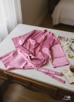 ربدوشامبر ساتن صورتی زنانه فری سایز تا 44 با جنس ساتن لطیف و طراحی شیک