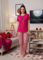 ست تیشرت و شلوار زنانه، ست عروسکی زنانه، ست تیشرت و شلوار عروسکی، ست راحتی زنانه، ست پنبهای زنانه، لباس راحتی زنانه، ست خانگی زنانه، ست نخ و پنبه، ست فری سایز زنانه، ست سایز بزرگ زنانه، لباس راحتی پنبهای، ست تیشرت و شلوار چاپی، لباس نخی زنانه، خرید ست راحتی زنانه، خرید قسطی لباس، خرید لباس با اسنپ پی، ست زنانه اسنپ پی، لیمامد