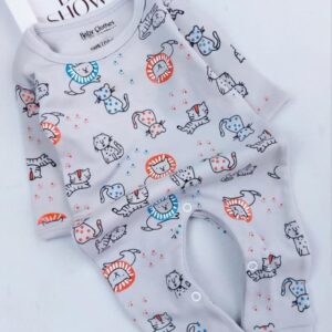 سرهمی نوزادی طوسی, سرهمی نوزادی طرح حیوانات, سرهمی نوزادی NININO, سرهمی نوزادی پنبه‌ای, سرهمی نوزادی 100 درصد پنبه, لباس نوزادی طوسی, لباس نوزادی طرح حیوانات, سرهمی نوزادی آستین بلند, لباس راحتی نوزاد, سرهمی نوزادی سایز 4, لباس نوزادی پنبه‌ای, خرید سرهمی نوزادی, سرهمی نوزادی با اسنپ پی, خرید قسطی لباس نوزادی